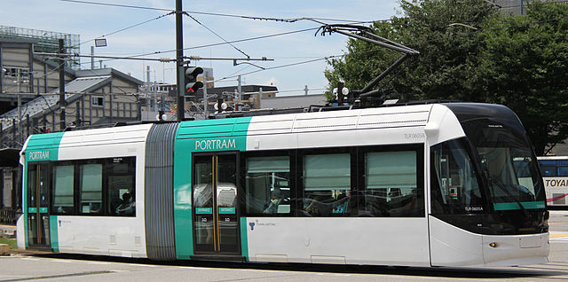 640pxToyama_Light_Rail_TLR_0605.jpg