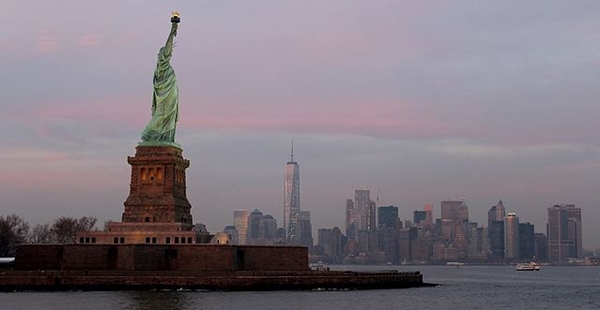 sStatue_of_Liberty_2,_New_York_City.jpg