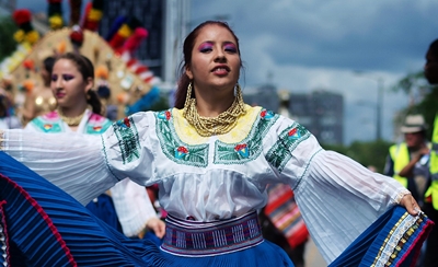 sEcuadorian_dress,_Carnival_del_Pueblo_2010,_London.jpg