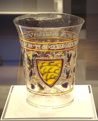 sVenitian_glass_circa_1330_with_enamel_decoration_derived_from_Islamic_technique_and_style.jpg