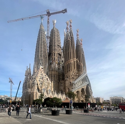 s-La_Sagrada_Família_en_octobre_2023_(2).jpg