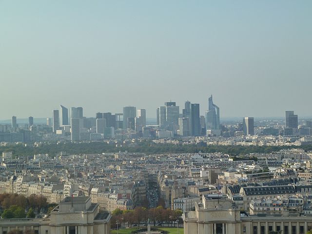 640pxLa_Défense_as_seen_from_the_Eiffel_Tower__20110924.jpg